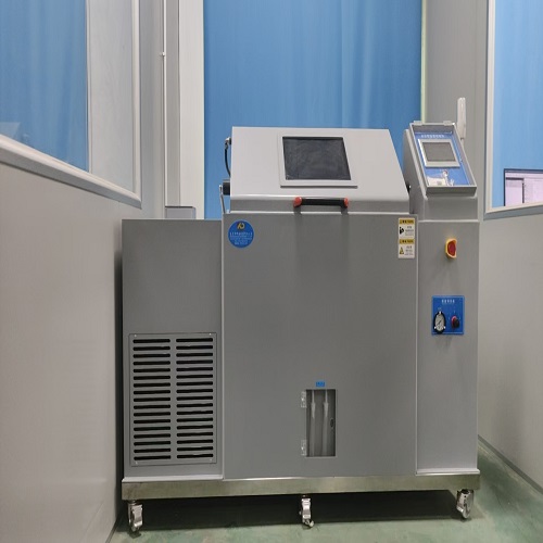 交變鹽霧試驗(yàn)箱測(cè)試后，一般使用以下方法和材料來(lái)進(jìn)行清潔