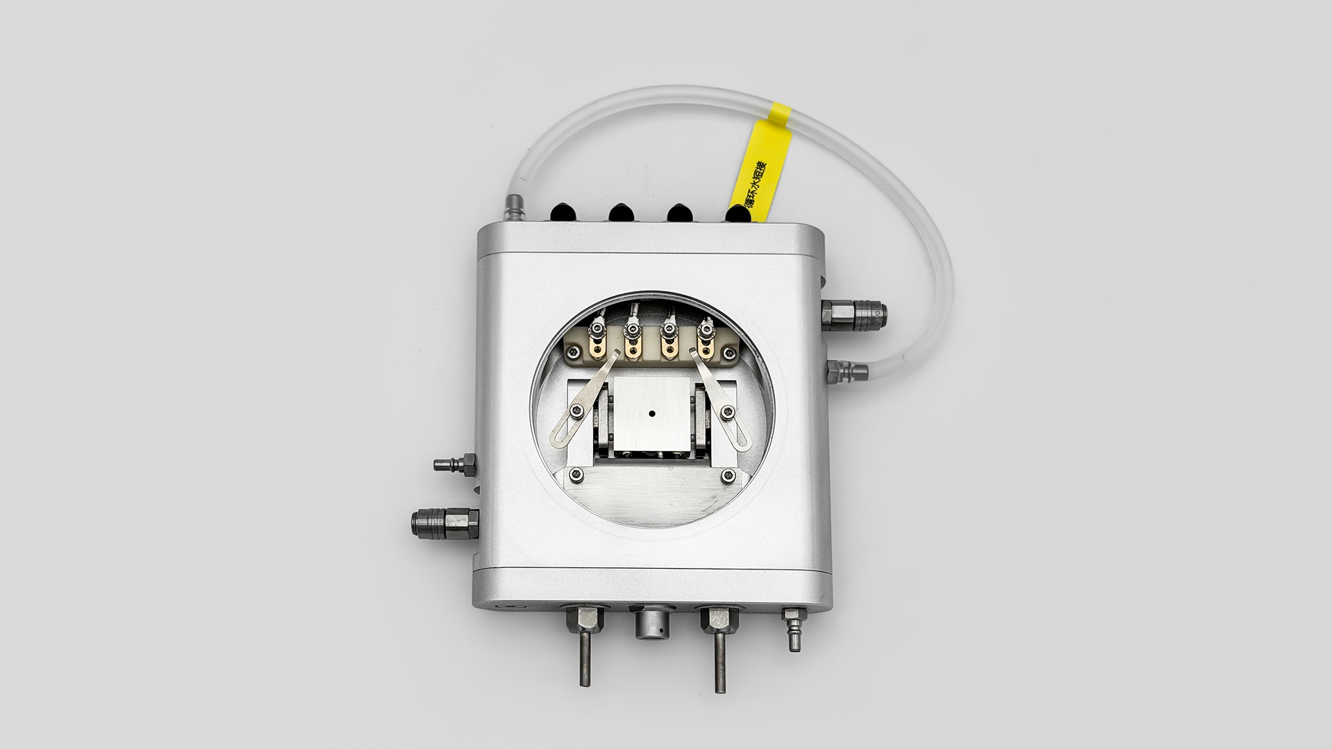 果果仪器为亚美尼亚客户交付定制电学冷热台