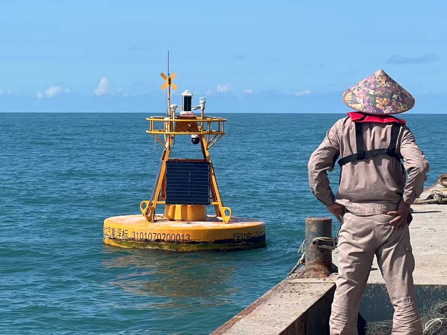 乘风破浪的守护者：SCT001-5P气象站护航广西海洋浮标项目