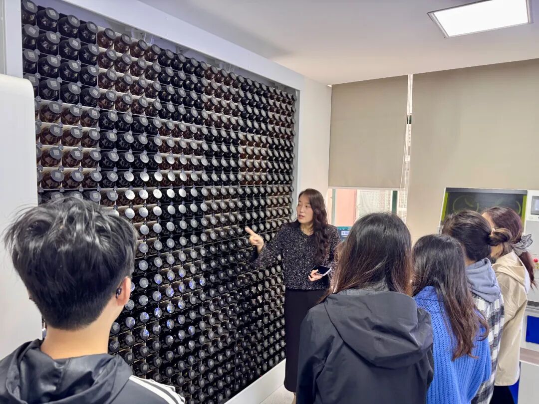 校企聯(lián)合 實踐課堂丨院士團隊師生走進蘭友，共探土壤監(jiān)測新未來