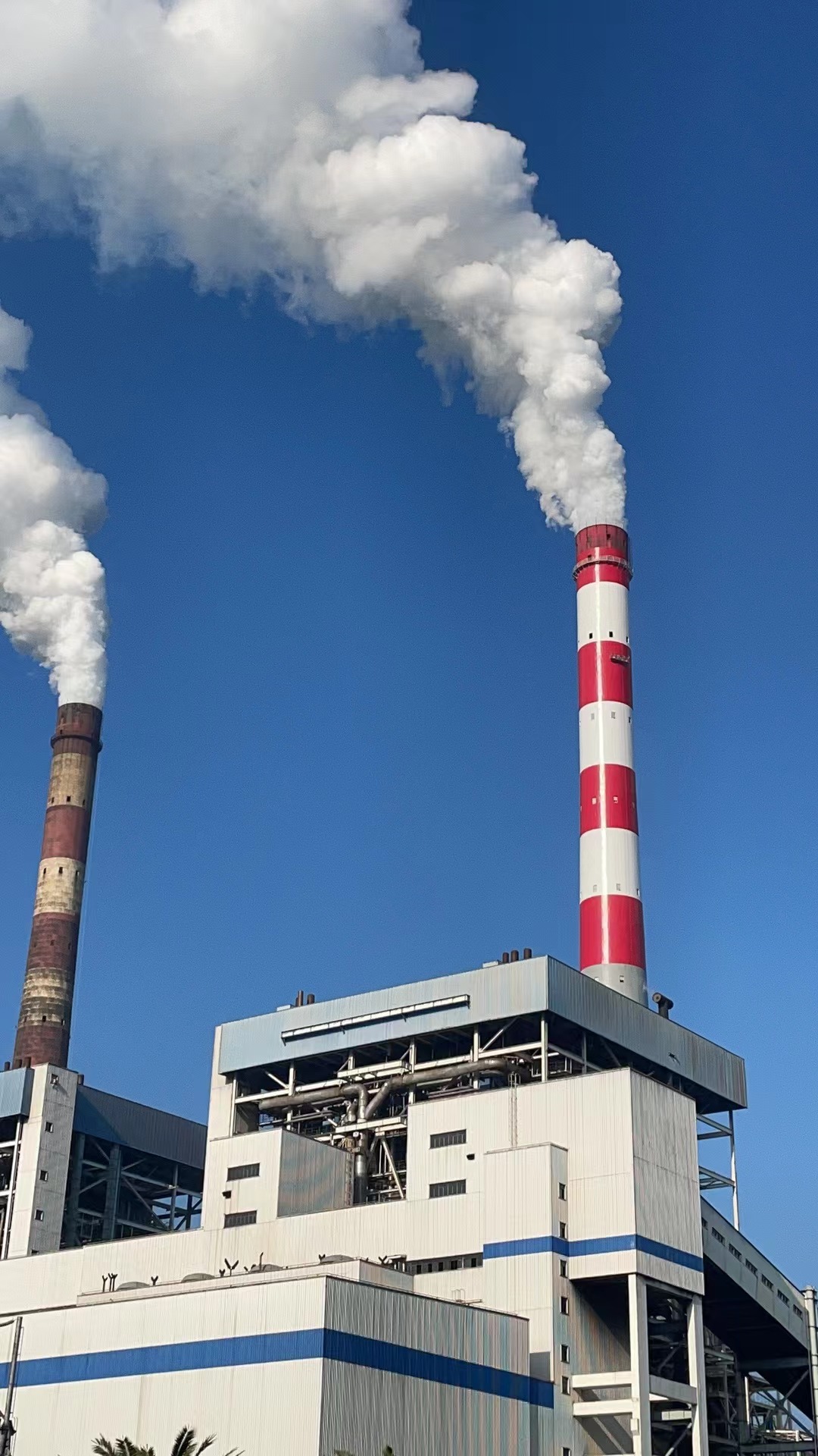 擎空焕彩！宏顺建设打造宁德150米烟囱美化刷漆风景线